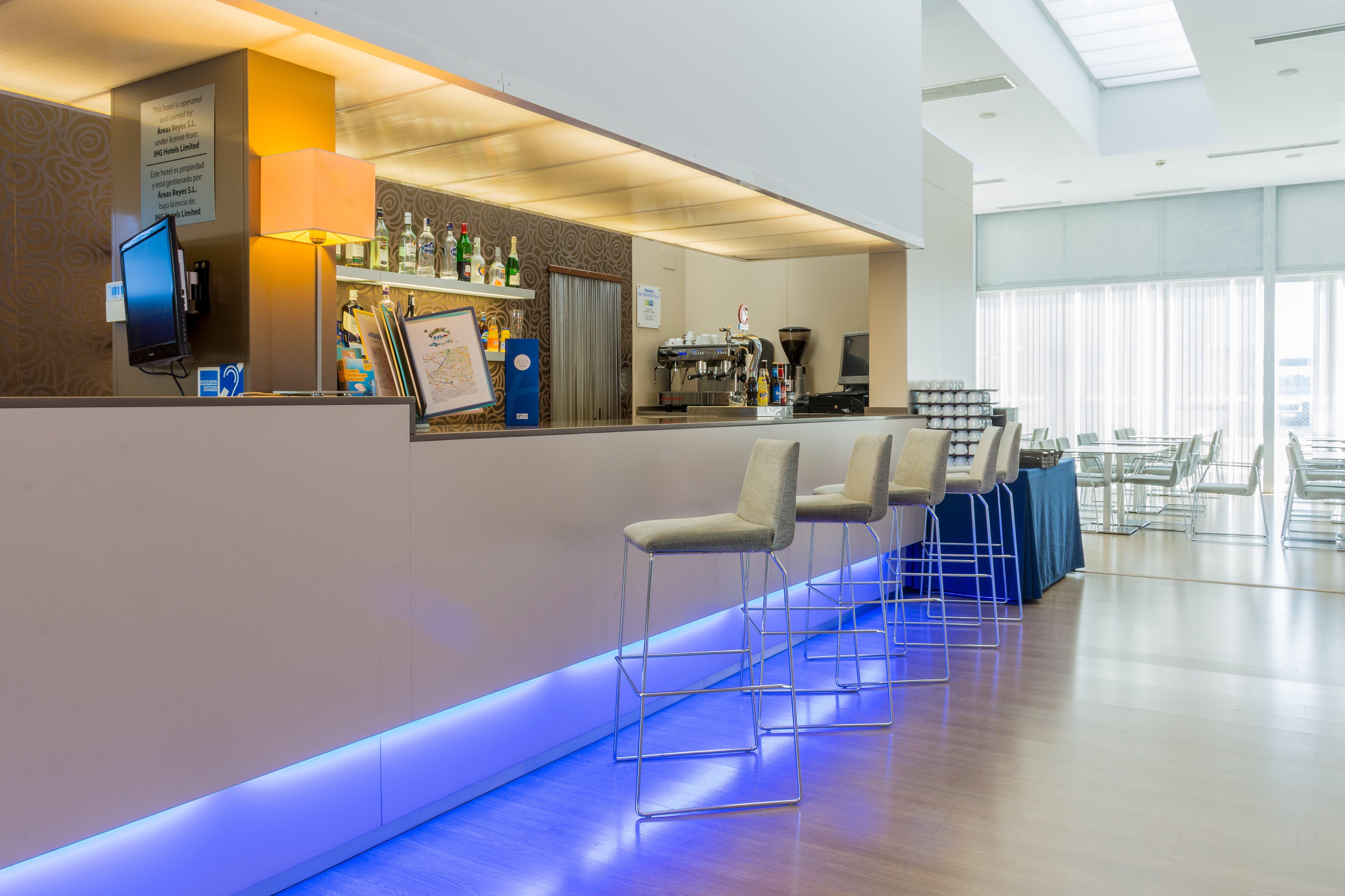 Holiday Inn Express Madrid Leganes By Ihg Экстерьер фото