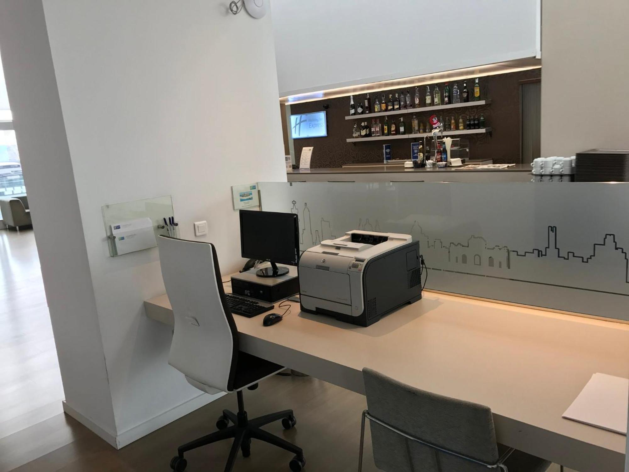 Holiday Inn Express Madrid Leganes By Ihg Экстерьер фото