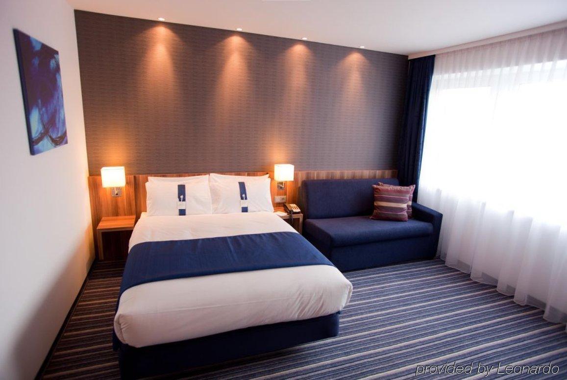 Holiday Inn Express Madrid Leganes By Ihg Номер фото